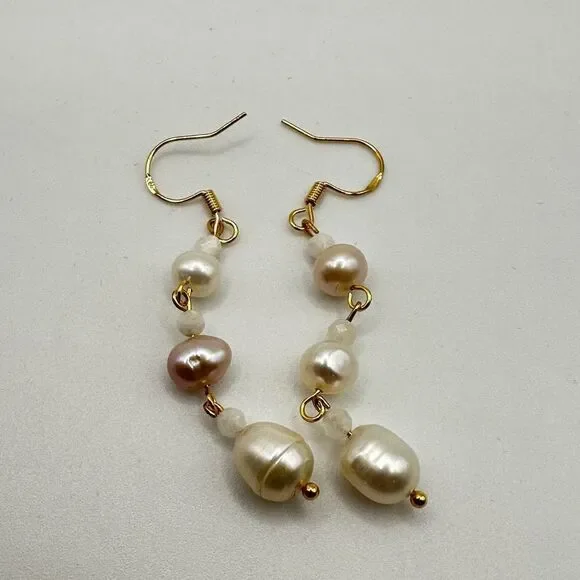 2.5” freshwater pearl, moonstone beaded, gold over 925 hook dangle earrings! - Picture 13 of 15
